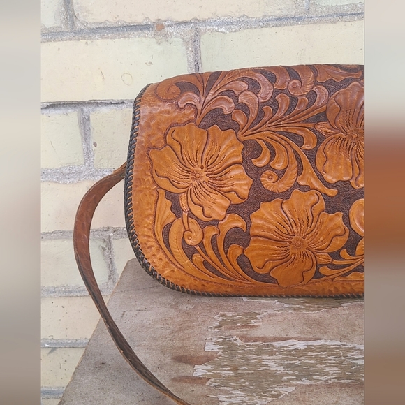 Vintage Hand Tooled Leather Bag - Picture 7 of 10